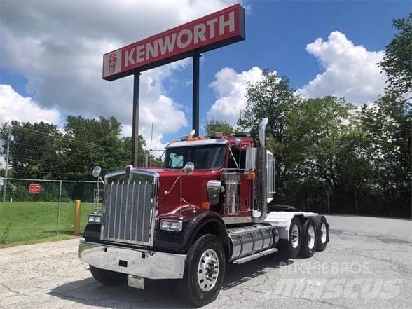 Kenworth W900B 牵引车
