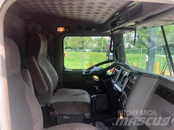 Kenworth W900B 牵引车