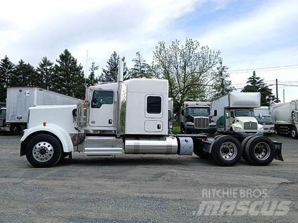 Kenworth W900L 牵引车
