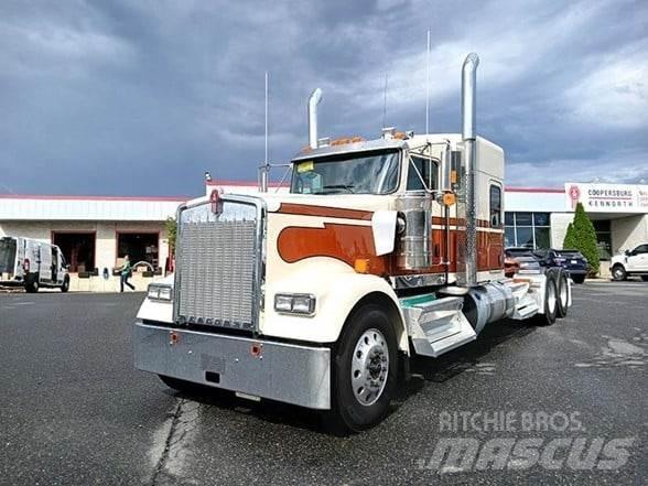 Kenworth W900L 牵引车