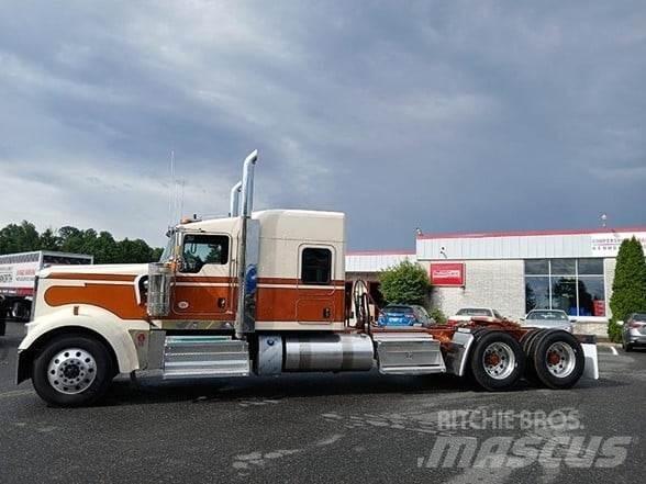 Kenworth W900L 牵引车