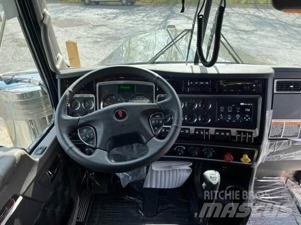Kenworth W900L 牵引车
