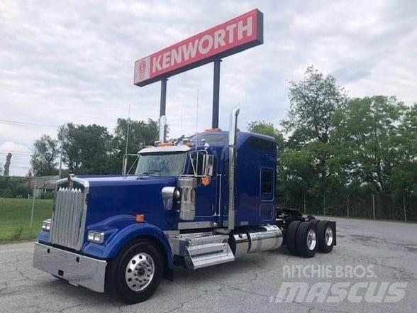 Kenworth W900L 牵引车