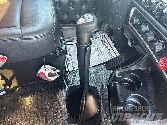 Kenworth W900L 牵引车