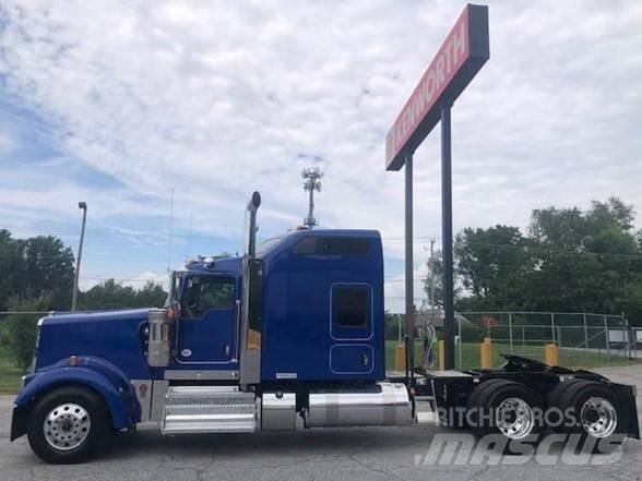 Kenworth W900L 牵引车