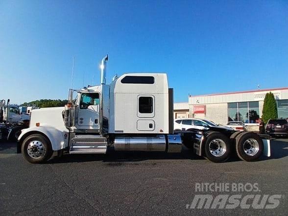 Kenworth W900L 牵引车