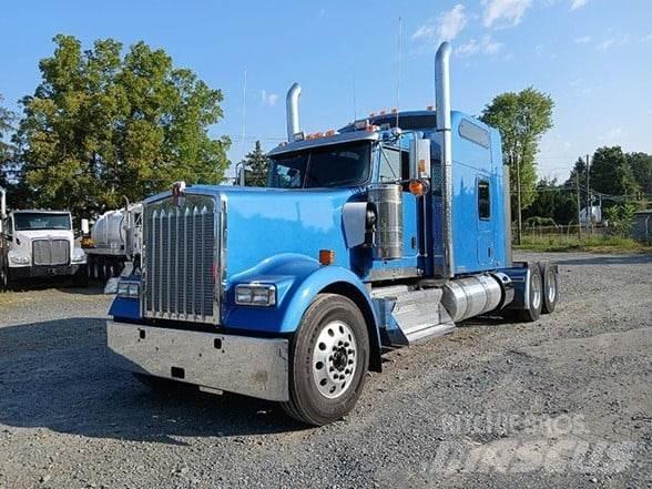 Kenworth W900L 牵引车