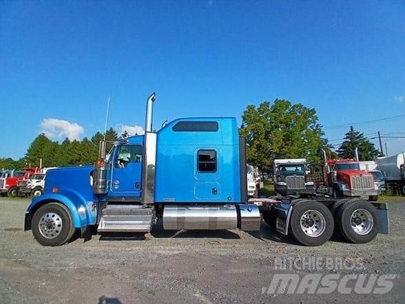 Kenworth W900L 牵引车