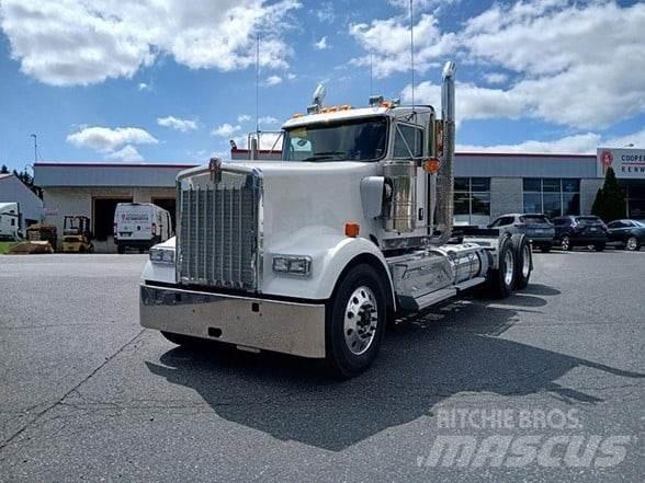 Kenworth W900L 牵引车
