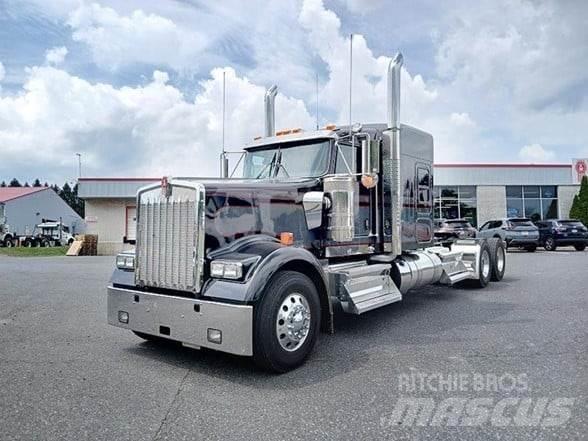 Kenworth W900L 牵引车