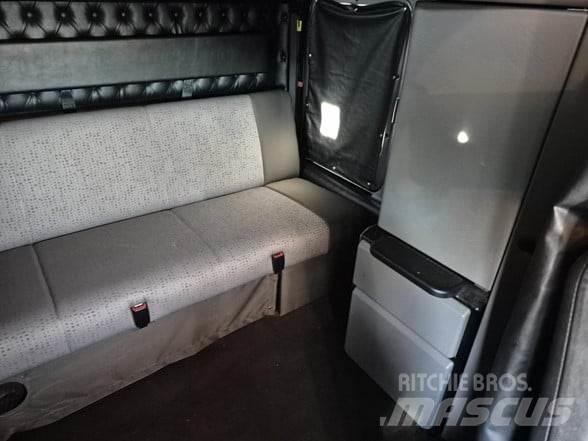 Kenworth W900L 牵引车
