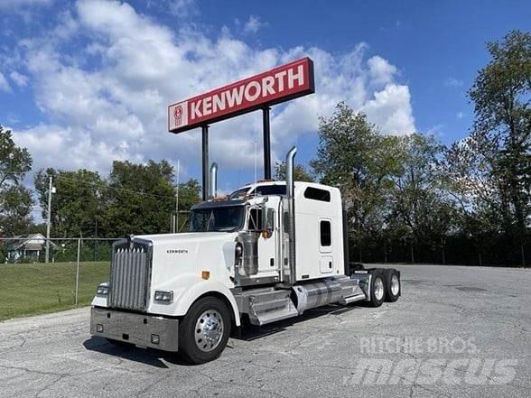 Kenworth W900L 牵引车