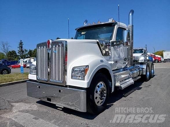 Kenworth W990 牵引车
