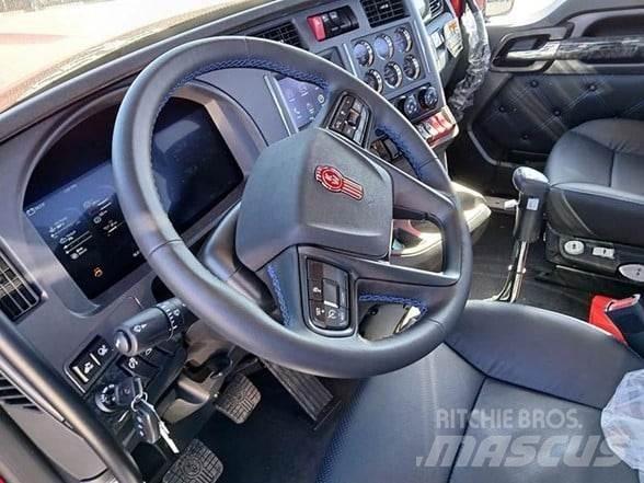 Kenworth W990 牵引车