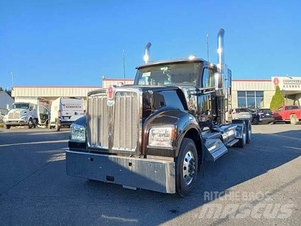 Kenworth W990 牵引车