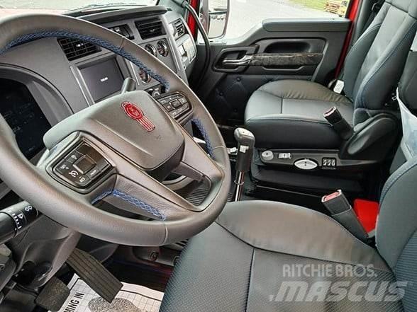 Kenworth W990 牵引车