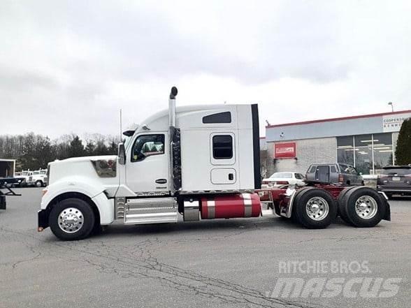 Kenworth W990 牵引车