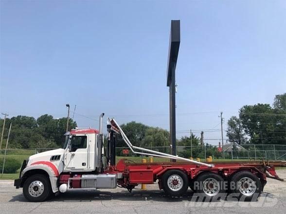 Mack GRANITE GU713 垃圾车