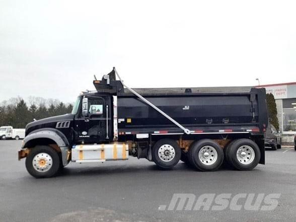 Mack GRANITE GU713 自卸式货车