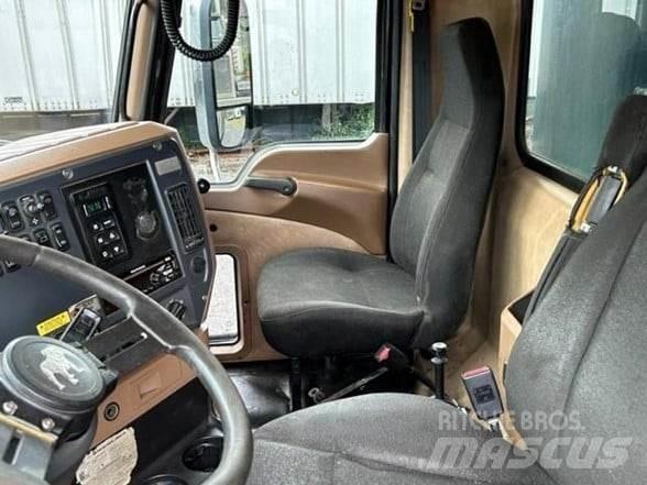 Mack GRANITE GU713 自卸式货车