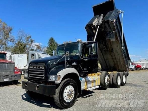 Mack GRANITE GU713 自卸式货车