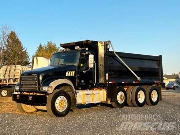 Mack GRANITE GU713 自卸式货车