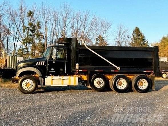 Mack GRANITE GU713 自卸式货车