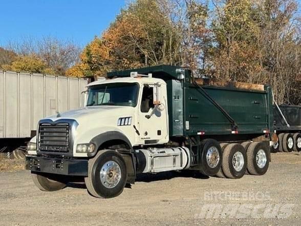 Mack GRANITE GU713 自卸式货车