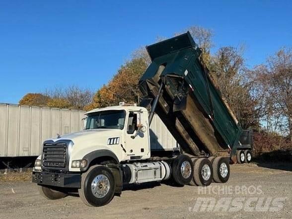 Mack GRANITE GU713 自卸式货车
