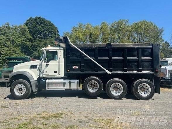 Mack GRANITE GU713 自卸式货车