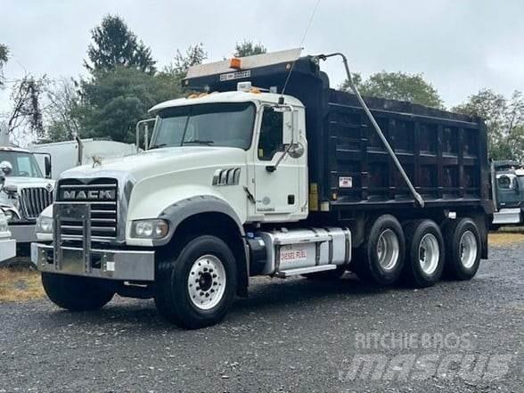 Mack GRANITE GU713 自卸式货车