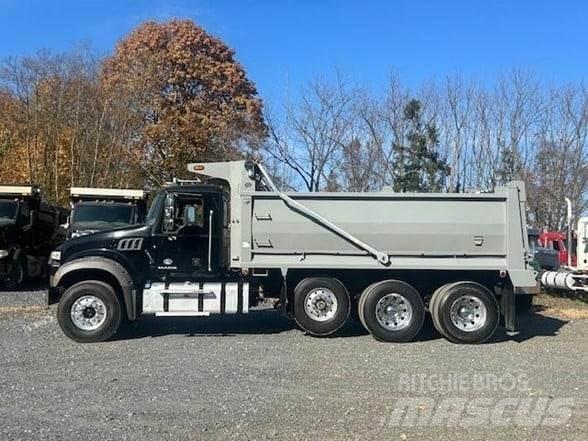 Mack GRANITE GU713 自卸式货车