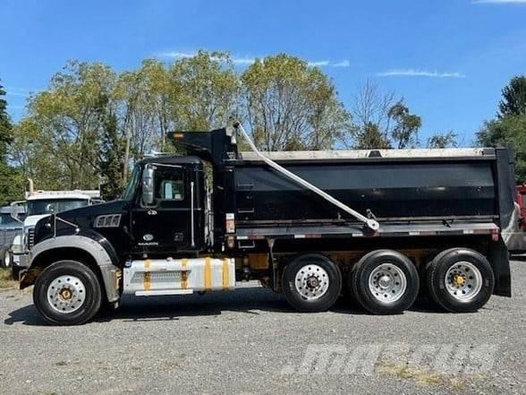 Mack GRANITE GU713 自卸式货车