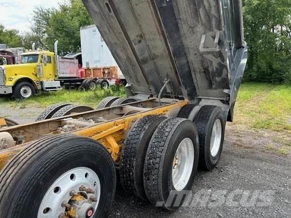 Mack GRANITE GU713 自卸式货车