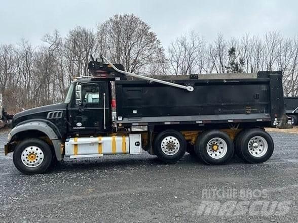 Mack GRANITE GU713 自卸式货车