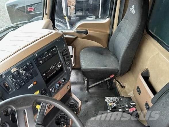 Mack GRANITE GU713 自卸式货车
