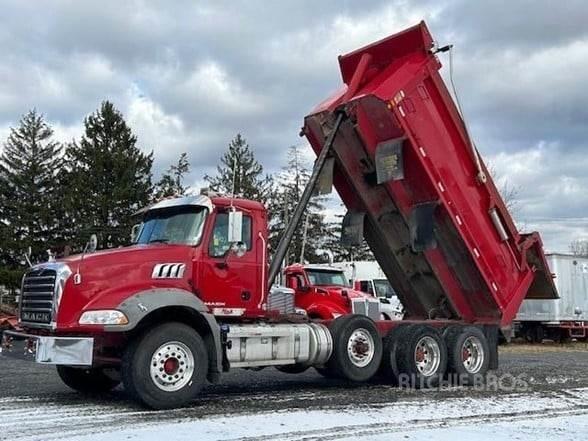 Mack GRANITE GU813 自卸式货车