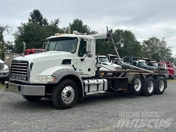 Mack GRANITE GU813 垃圾车