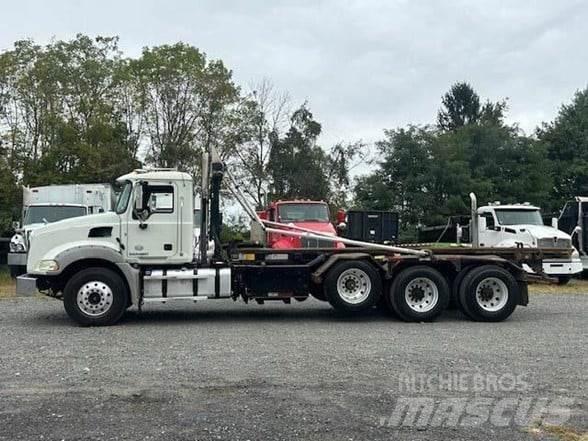 Mack GRANITE GU813 垃圾车