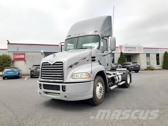Mack PINNACLE CXU612 牵引车