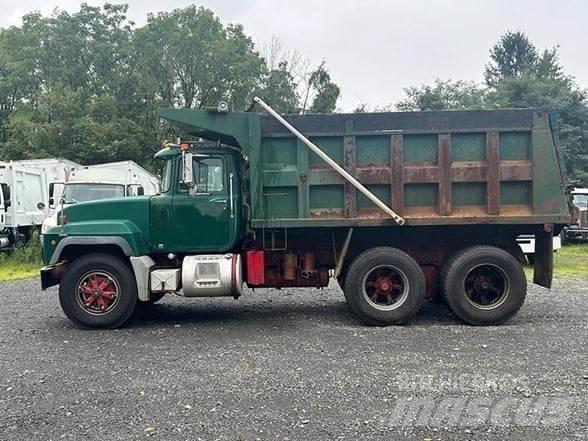 Mack RD688SX 自卸式货车