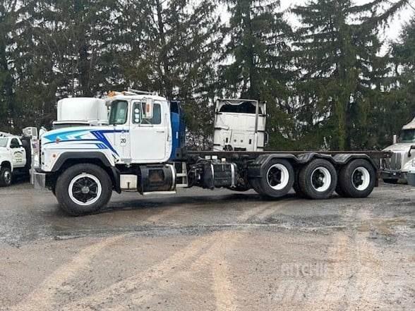 Mack RD690 垃圾车