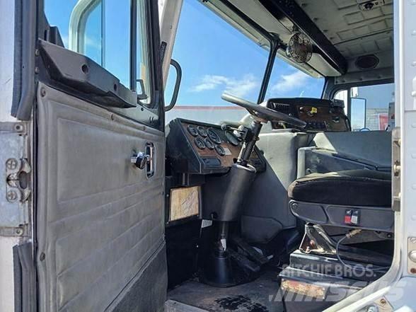 Peterbilt 320 垃圾车