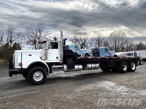 Peterbilt 357 平板栏板货车