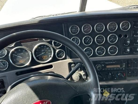 Peterbilt 367 牵引车