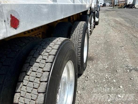 Peterbilt 567 自卸式货车