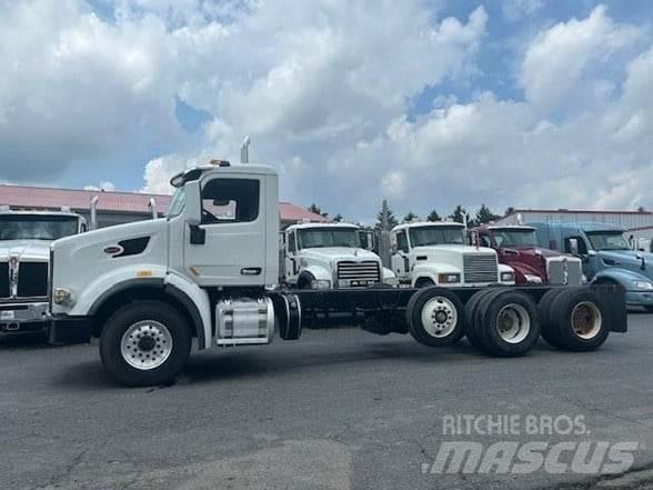 Peterbilt 567 平板车