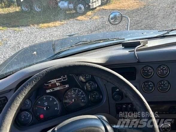 Peterbilt 567 自卸式货车