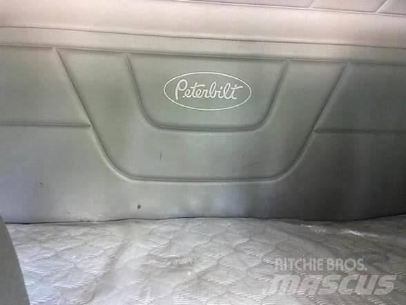 Peterbilt 579 牵引车