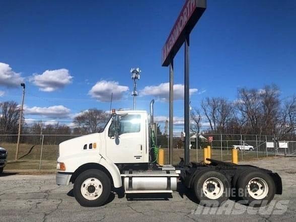 Sterling AT9500 牵引车